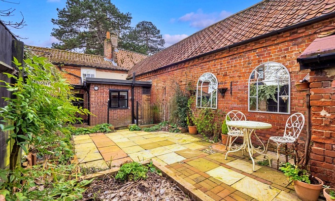 East Dereham Cabaña | Finest Retreats | Lychgate Cottage