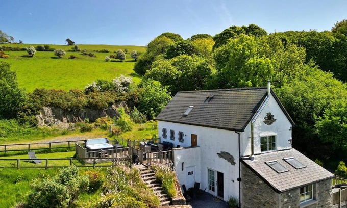 Eglwysbach Casa | Finest Retreats - Skyview Lodge