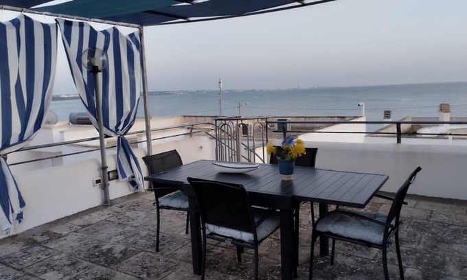 Lido Conchiglie Casa | FINISHED APARTMENT WITH SEA VIEW TERRACE