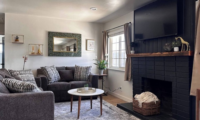 Lompoc Casa | Fir Avenue: Game-On Getaway