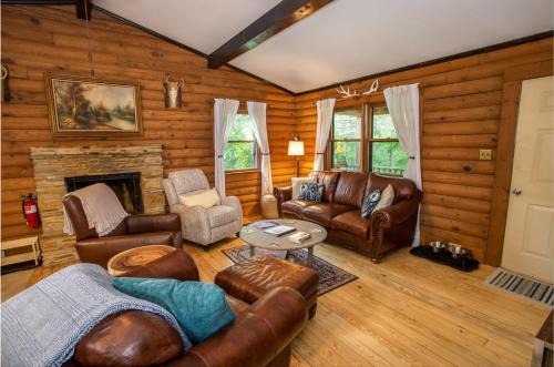 Todd Casa | Fir River Cabin