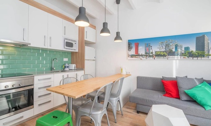 El Port Apartamento | FIRA POP 3 Modern Balcony by MyRentalHost
