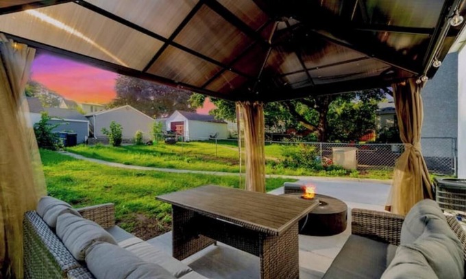 Nokomis Casa | Fire Pit 8 Mins From airport 15 Mins from DT