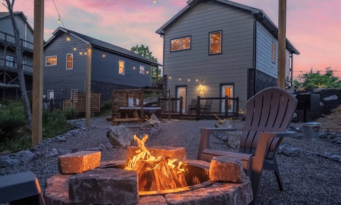 Sevierville Cabina | Fire Pit, 85° Indoor Pool, Hot Tub, Game Room