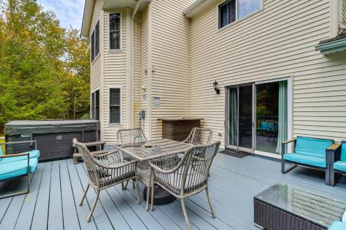 Tobyhanna Casa | Fire Pit and Hot Tub Peaceful Poconos Farms Getaway