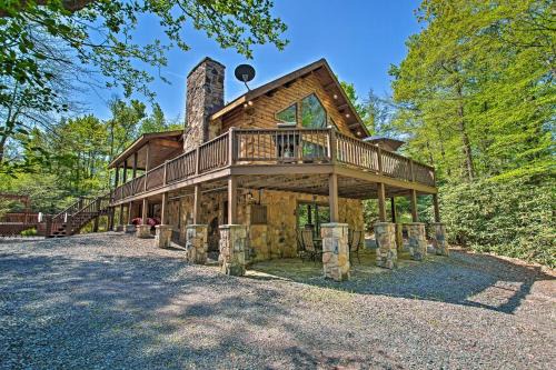 Long Pond Casa | Fire Pit and Hot Tub Poconos Family Cabin!