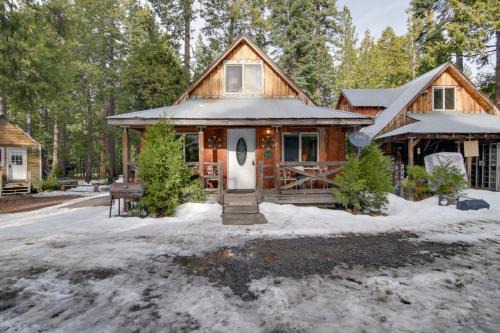Butte Meadows Casa | Fire Pit and Trails On-Site Butte Meadows Retreat!