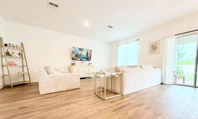 Amaryllis Park Casa | Fire Pit+BBQ | Outdoor Showers, Bikes & Beach Gear