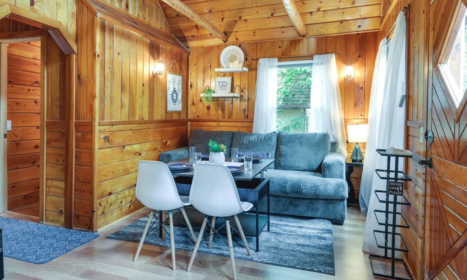 Twain Harte Cabina | Fire Pit, Deck & Grill: Cozy Twain Harte Cabin!