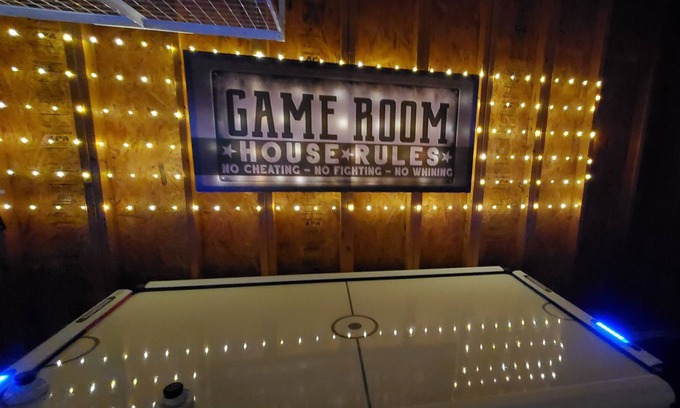Apex Casa | Fire Pit, Game Room, Pond Access!!