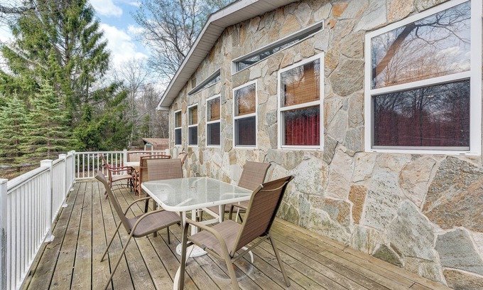 Briar Crest Woods Casa | Blakeslee Home < 1 Mi to Lake Shangri-La!