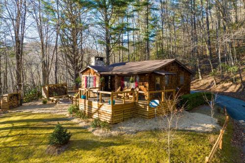 Cashiers Casa | Fire Pit, Grill, and Views Cashiers Getaway!