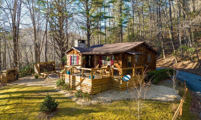 Cashiers Cabina | Fire Pit, Grill, & Views: Cashiers Getaway!