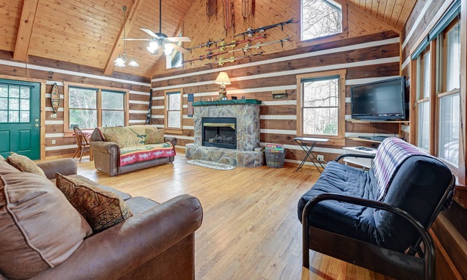 Sylva Cabina | Fire Pit & Porch: Rustic Retreat in North Carolina