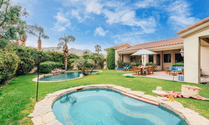 Desert Club Estates Casa | * Impresionante * Villa w / vistas a la montaña | Pool & Spa ❤ por AvantStay