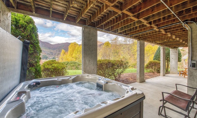 Maggie Valley Cabina | Firefly Ridge/Hot Tub/Views