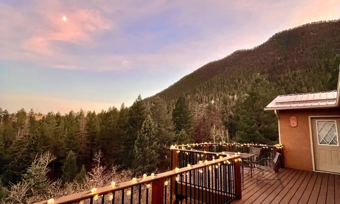 Cascade-Chipita Park Casa | Fireplace, Large Deck with Panoramic Views, 3BR + 3BA, new carpet and blinds