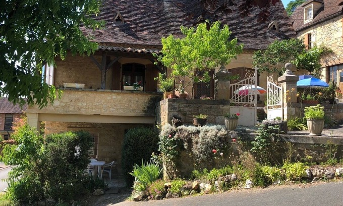 Cenac-et-Saint-Julien Casa | First floor of historic house in Perigord