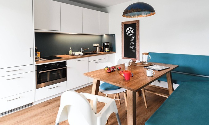 Waggershausen Apartamento | First floor apartment with large, covered south-facing balcony for a cozy glass of wine in the evening