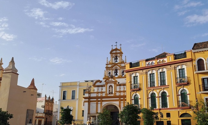 Cruz Roja-Capuchinos Apartamento | primer piso en edificio moderno Cerrar Iglesia Macarana
