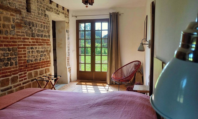 Angiens Cama Y Desayuno | First floor room at "Maison Silleron" Breakfast included. 5*