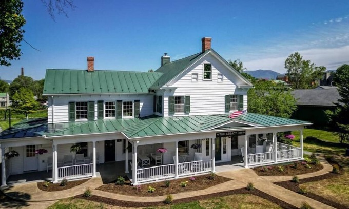 Luray Apartamento | First Floor Suites at The Legacy Inn Harmony Floor