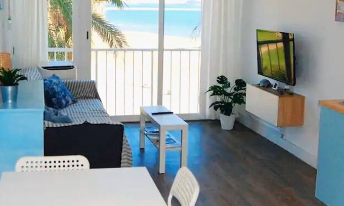 La Pineda Apartamento | Playalmud- Primera línea Playa. Vistas al mar cerca de PortAventura y Salou
