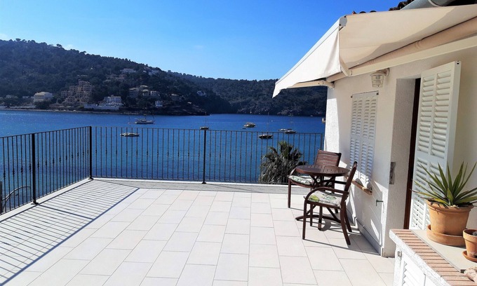 Puerto de Soller Apartamento | Primera línea de Mar, en la playa y con vistas sobre la bahía de Sóller