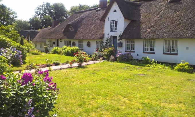 Leck Apartamento | Fischerhuus Leck: Cozy vacation apartment for 2 people under thatch.