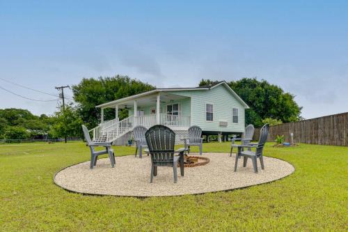 Long Mott Casa | Fish and Boat Home with Spacious Yard in Seadrift