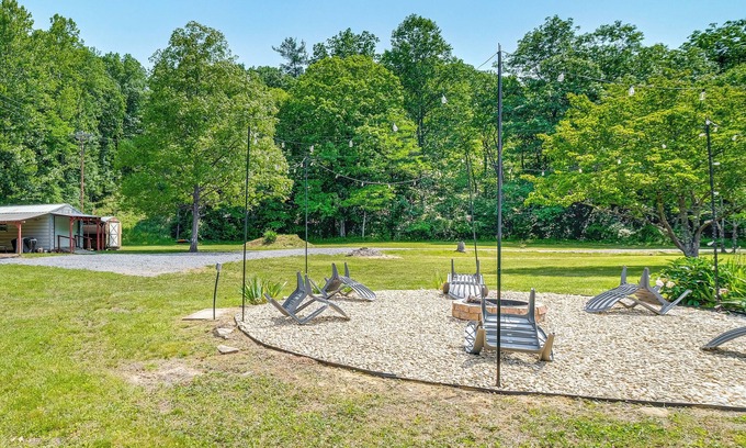 Glace Cabaña | Fish, Hike, Explore: Alleghany Cabin Hideaway
