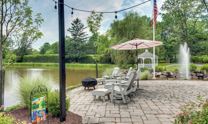 Bangor Apartamento | Lakeside Living: Hike, Paddle & Relax in Bangor!