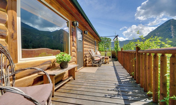 McLeod Cabina | Fish, Hike, Views: Boulder Beauty 'Gil's' Cabin!