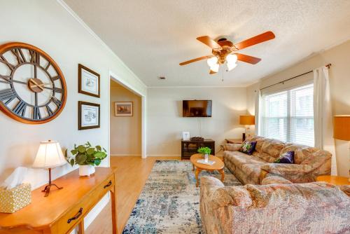Magnolia Bluffs Casa | Fish, Relax and Repeat Home with Yard in Eastpoint!