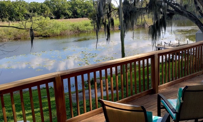 Polk City Casa | Fisherman's Paradise Quiet Country style Lake Home only 20 miles from Disney!!