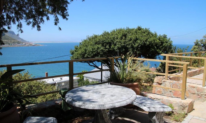 Fish Hoek Casa | Fisherman's Watch Cottage