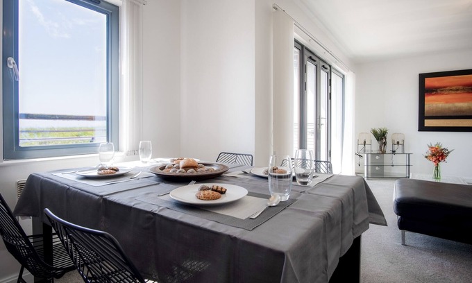 Castle Apartamento | Fisherman's Way - 2 Bed Apt - SA1 Swansea