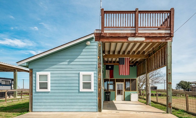 Cedar Lane Casa | Fisherman/woman's Dream, Waterfront 1Bdrm/1Bath Home