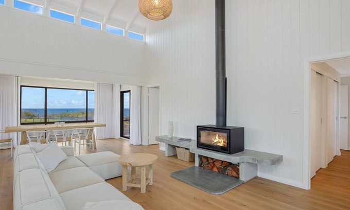 Bermagui Casa | Fishers Bermagui - With fantastic undisturbed views of the beautiful Beares beach