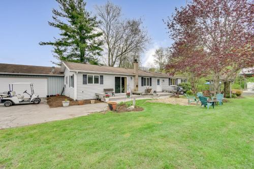 Sodus Casa | Fishing Pond and Spacious Yard Quiet Home in Sodus!