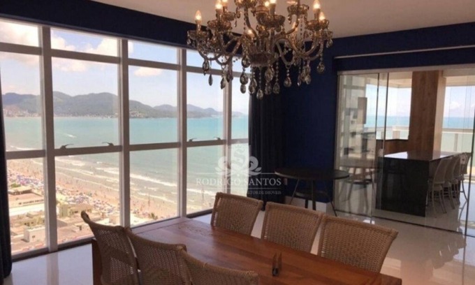 Andorinha Apartamento | Ajuste de lujo 4 suites, 4 plazas de aparcamiento - Meia Praia 1 ° Avenida ..