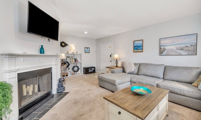 Saint Simons Island Condominio | Fitness Center and Community Pool!