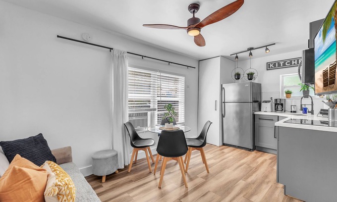 Lake Ridge Villa | Fits 4, <2 Miles from Beach, Newly Renovated, Pool
