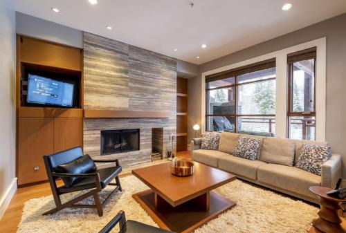 Whistler Casa | Fitzsimmons Walk 26 by Outpost Whistler