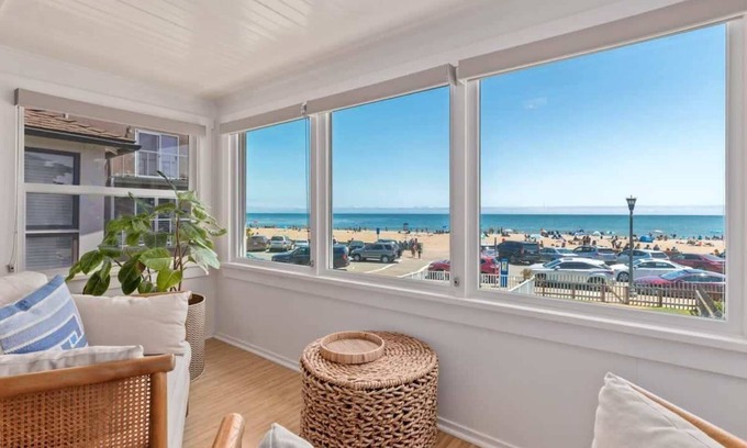 Capitola Casa | Five Bedroom Beachfront Home in Capitola Village