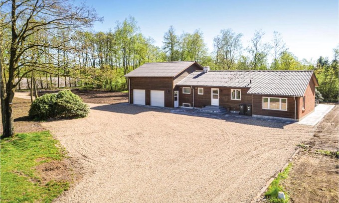 Kibaek Casa | Five-Bedroom Holiday Home In Kibak