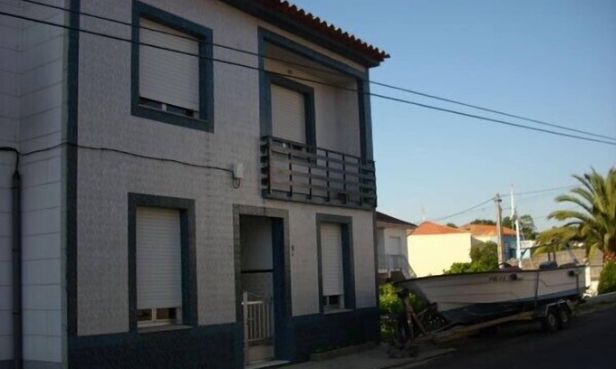 Boiro Casa | CINCO DORMITORIOS DOBLES, DOS BAÑOS, 30 METROS DEL MAR Y A 200 DE LA PLAYA