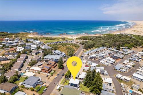 Anna Bay Casa | Five Pines Beach House at Birubi 20 Robinson St pet friendly aircon and WiFi
