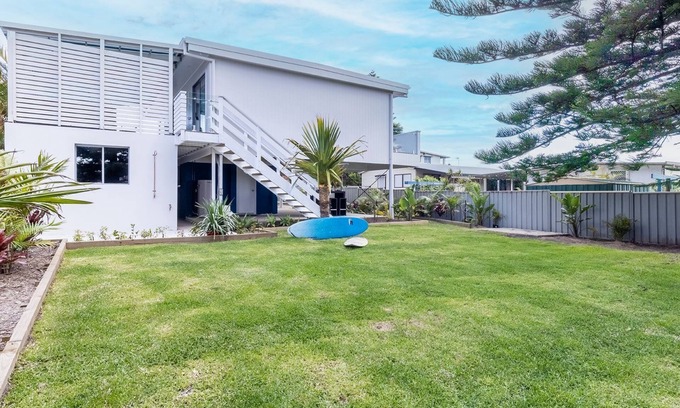 Anna Bay Casa | Five Pines Beach House at Birubi, 20 Robinson St - pet friendly, aircon and WiFi
