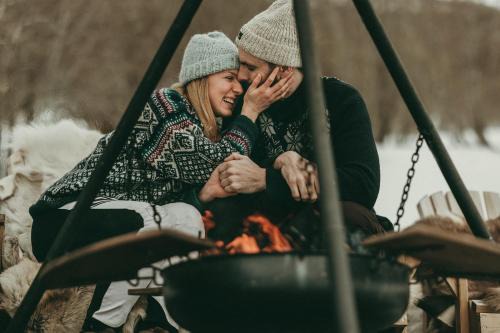 Tromso Apartamento | Fjord Stay with firepit, boat and snowshoes